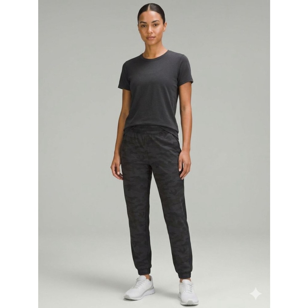 Athleta Women's Size 10 Brooklyn Textured Lined Jogger Pant Black Camo Print - Picture 2 of 6